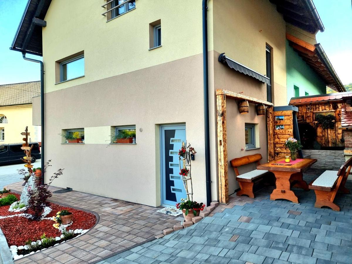 Gartnar Home -Hiska S Pridihom Domacnosti In Pogledom Na Hribe. Radovljica Exteriör bild